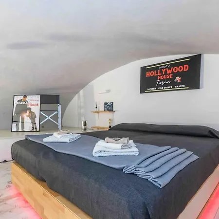 Hollywood Housein The Heart Of Apartment Turin