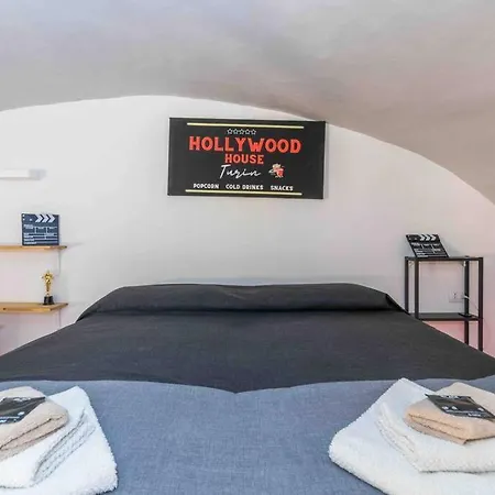 Hollywood Housein The Heart Of