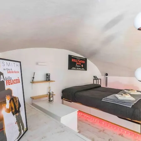 Hollywood Housein The Heart Of * Turín