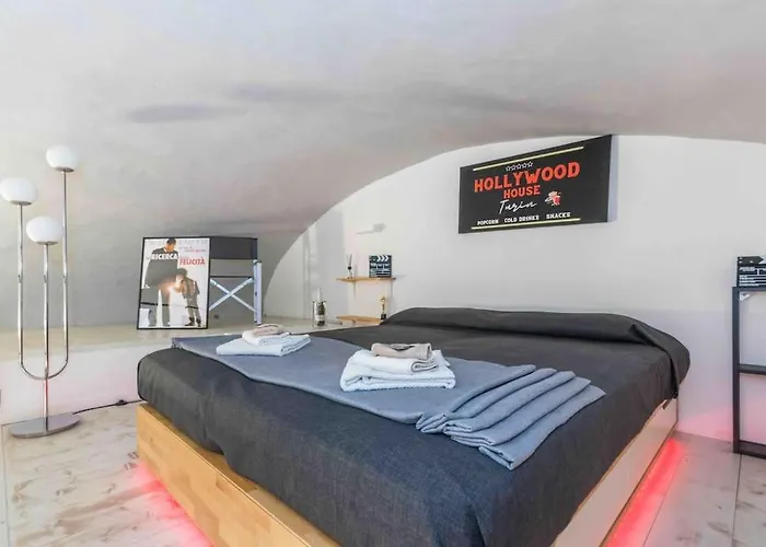 Hollywood Housein The Heart Of Lejlighed Torino